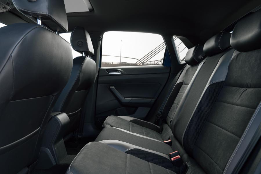 Интерьер Volkswagen Polo GTI (Typ AW) 2018 года  (AU) (фото 16 из 40)